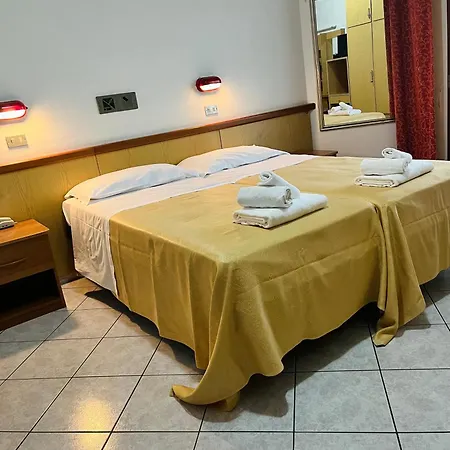 Columbia Frontemare Hotel Rímini