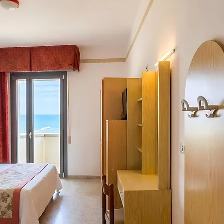 Columbia Frontemare 3* Rimini