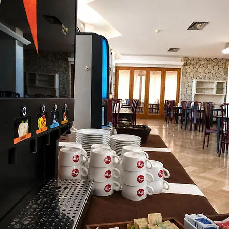 Hotel Columbia Frontemare 3*