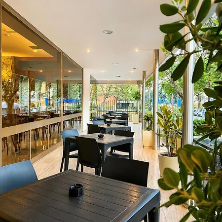 Columbia Frontemare Hotel 3*