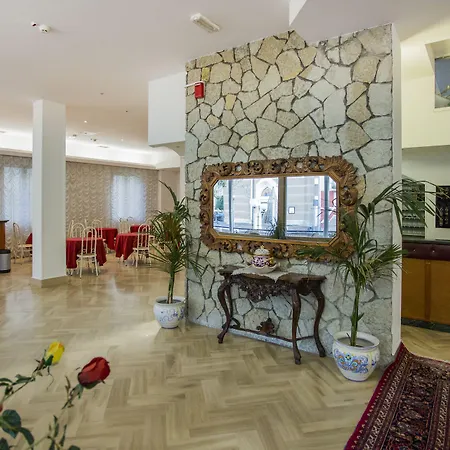 Hotel Columbia Frontemare 3*