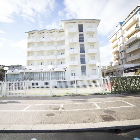 Hotel Columbia Frontemare 3*