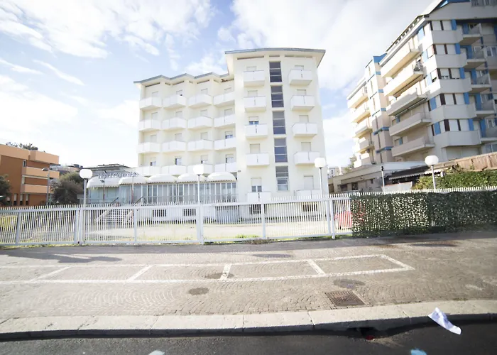 Hotel Columbia Frontemare 3*