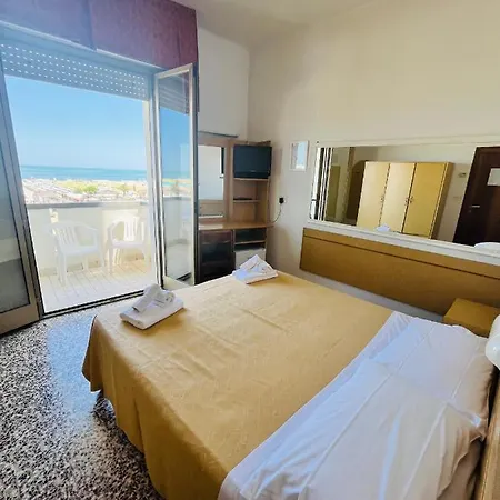 Hotel Columbia Frontemare 3*